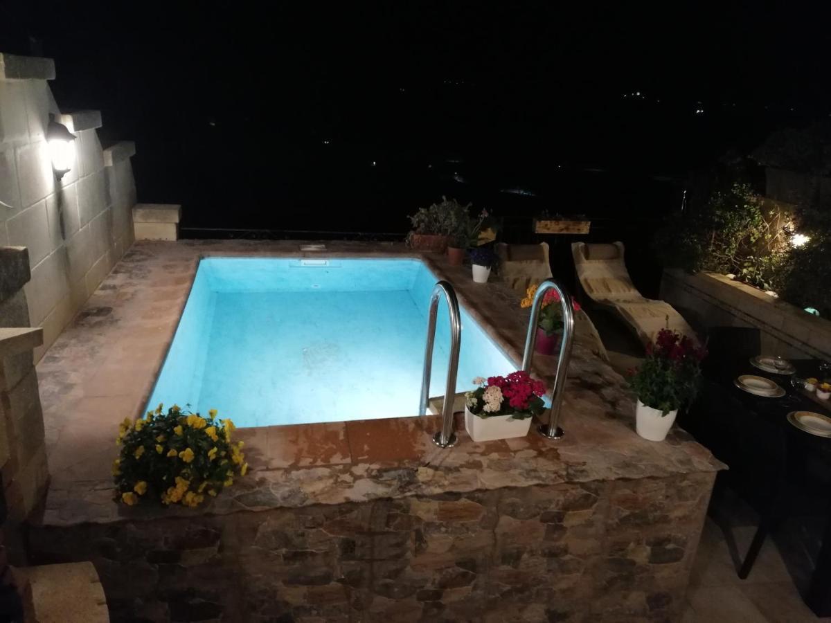 Jasmine Holidays Villa *